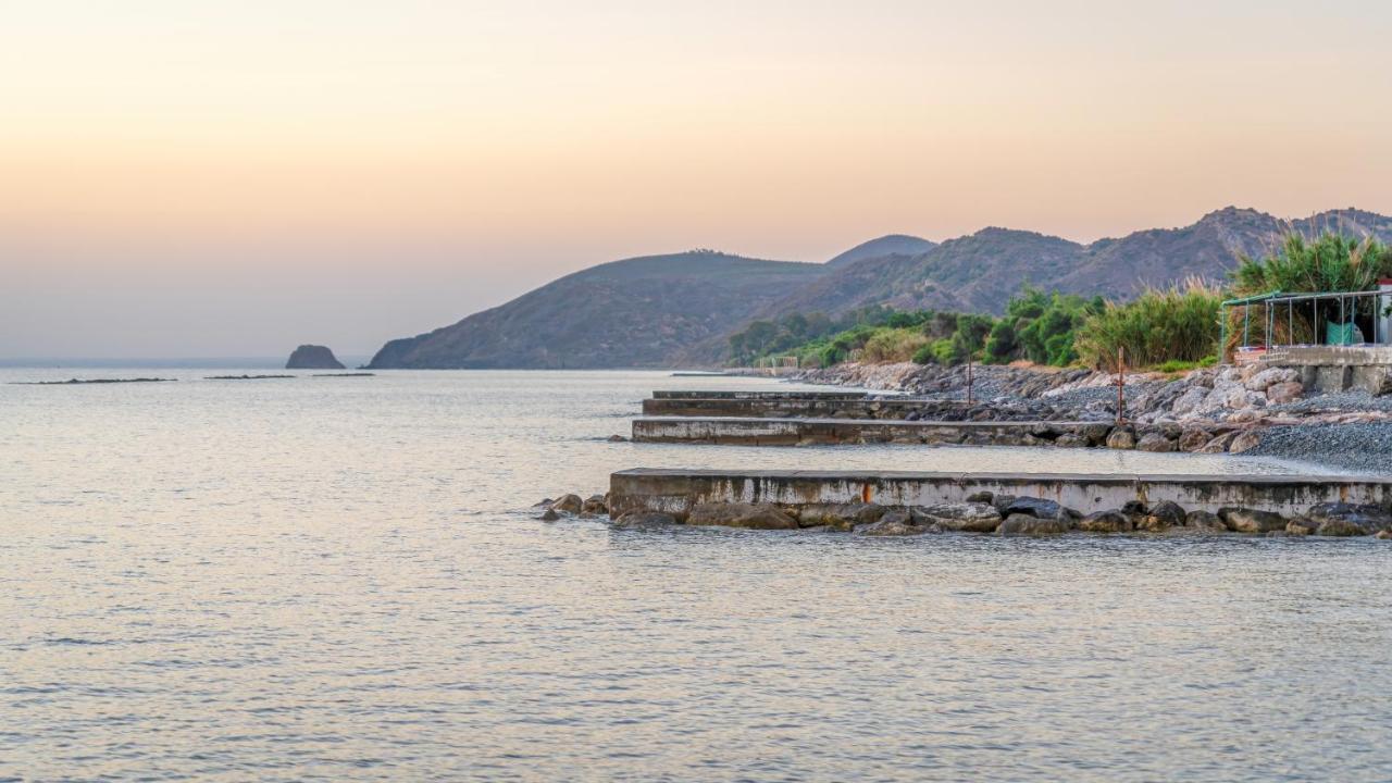 Tylos Beach Hotel Kato Pyrgos Exterior photo