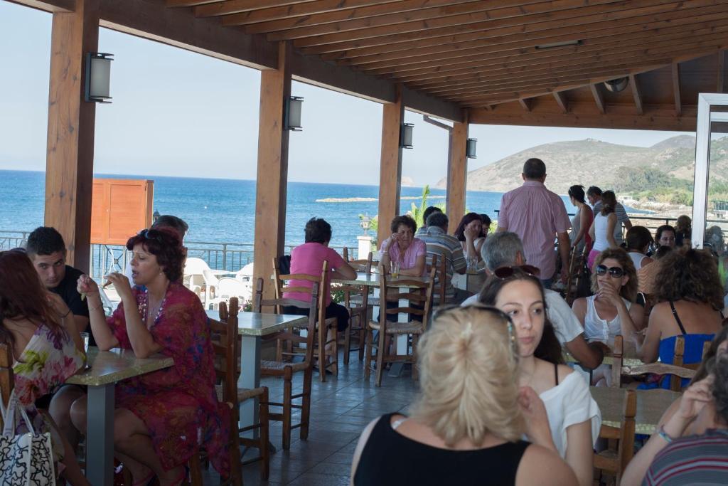 Tylos Beach Hotel Kato Pyrgos Exterior photo